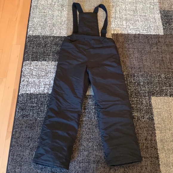 ❄️💦EUC Unisex Children’s Place Black Snowpants - size 12 - Picture 3 of 16